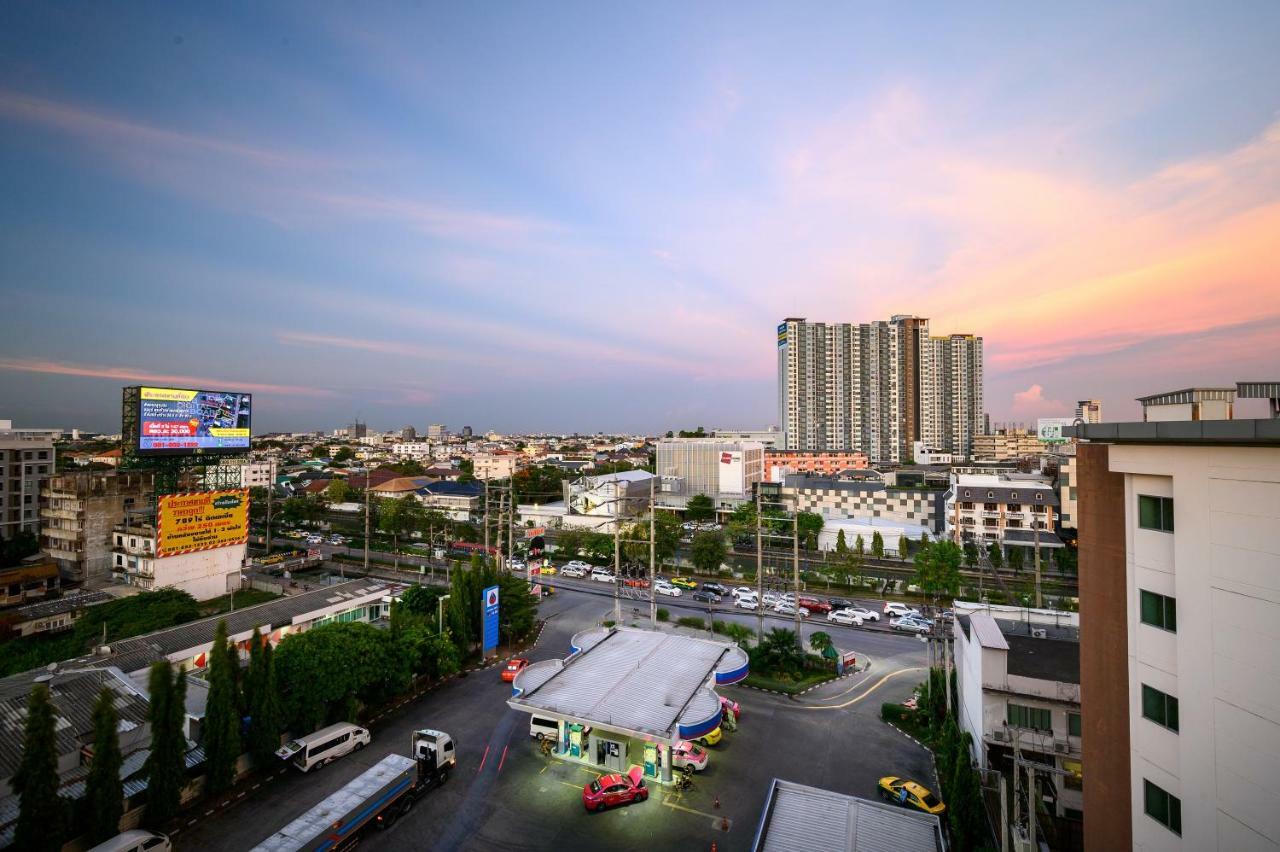 Iwish Hotel Bangkok Exterior photo