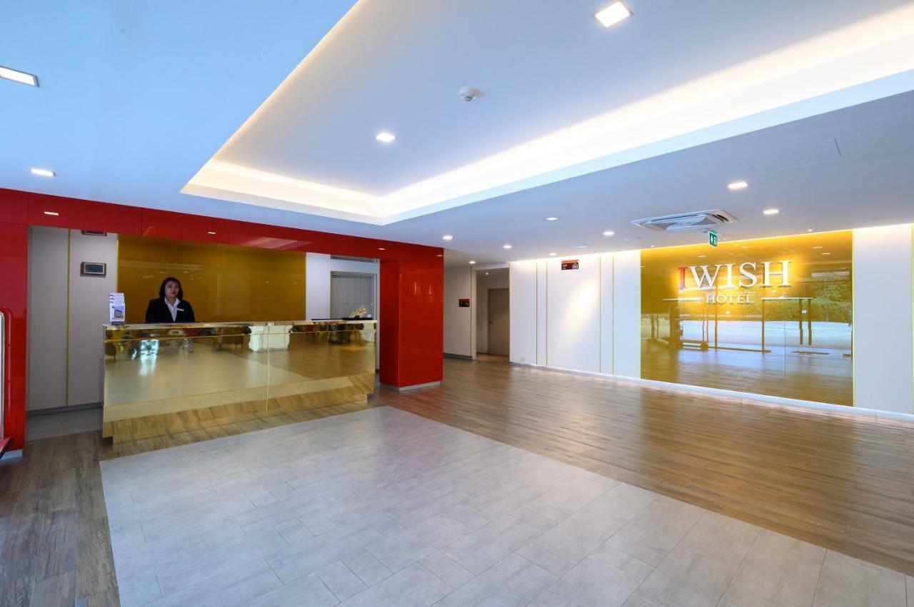 Iwish Hotel Bangkok Exterior photo